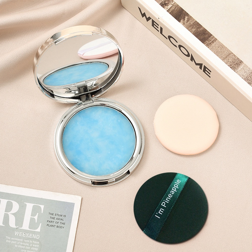 MATTE CLOUD compact with its powder puff